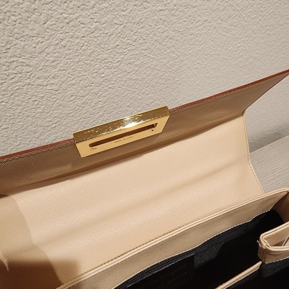Ferragamo - Picture 14 of 15
